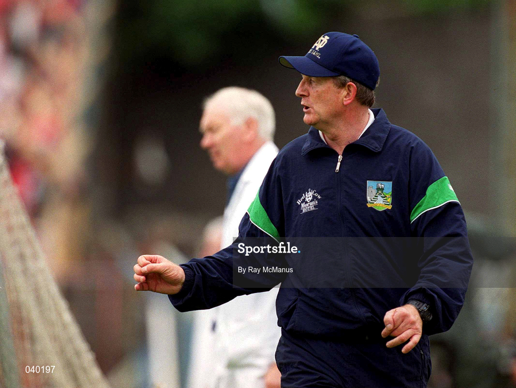 4 June 2000; Limerick manager Eamonn Cregan during the Guinness Munster Senior Hurling Championship Semi-Final match between Cork and Limerick at Semple Stadium in Thurles, Tipperary. Photo by Ray McManus/Sportsfile