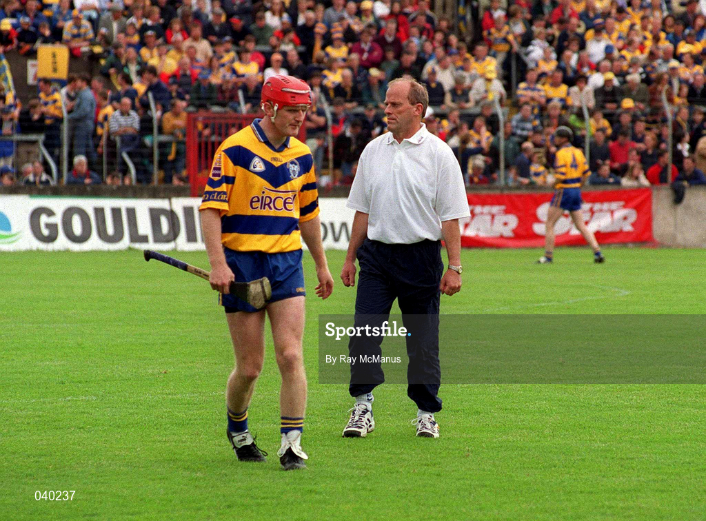 11 June 2000; Clare manager Ger Loughnane with full-back Brian Lohan prior to the Guinness Munster Senior Hurling Championship Semi-Final match between Tipperary and Clare at Páirc Uí Chaoimh in Cork. Photo by Ray McManus/Sportsfile