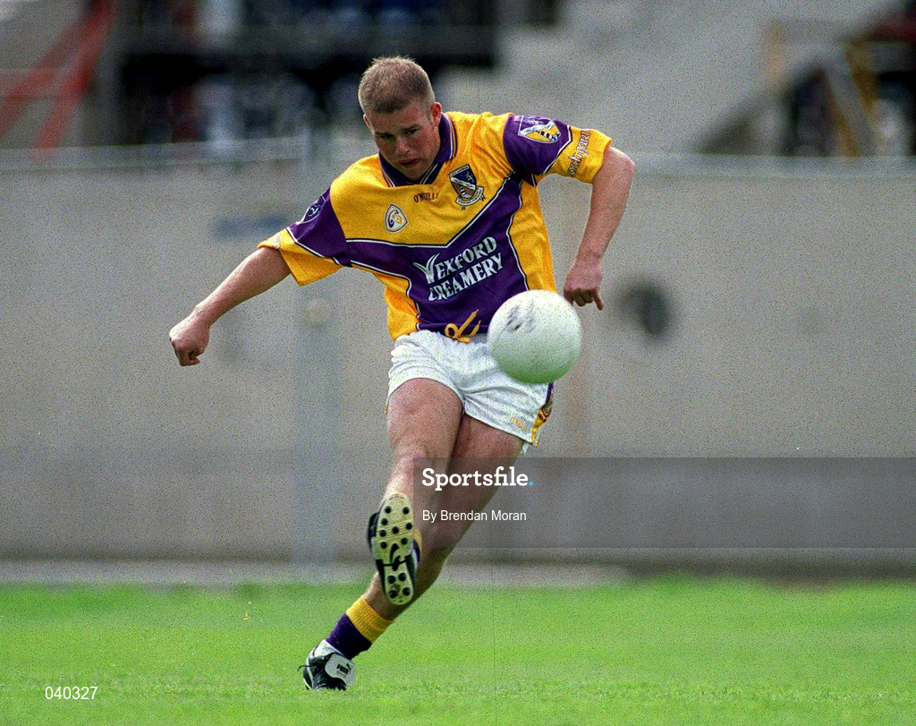 11 June 2000; Leigh O'Brien of Wexford during the Bank of Ireland Leinster Senior Football Championship Quarter-Final match between Dublin and Wexford at Croke Park in Dublin. Photo by Brendan Moran/Sportsfile