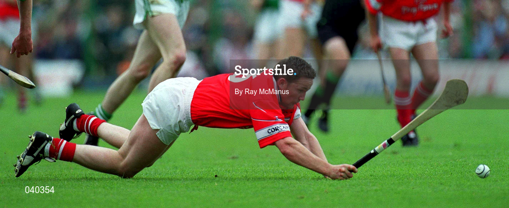 4 June 2000; Michael O'Connell of Cork during the Guinness Munster Senior Hurling Championship Semi-Final match between Cork and Limerick at Semple Stadium in Thurles, Tipperary. Photo by Ray McManus/Sportsfile