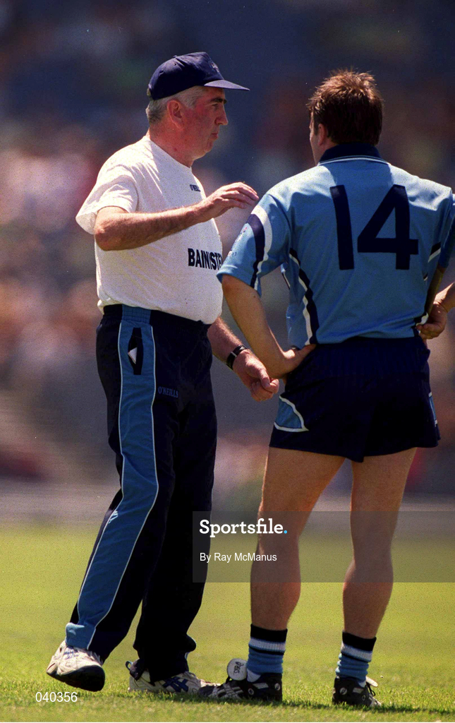 18 June 2000; Dublin manager Michael O'Grady speaks with Sean Duignan prior to the Guinness Leinster Senior Hurling Championship Semi-Final match between Kilkenny and Dublin at Croke Park in Dublin. Photo by Ray McManus/Sportsfile
