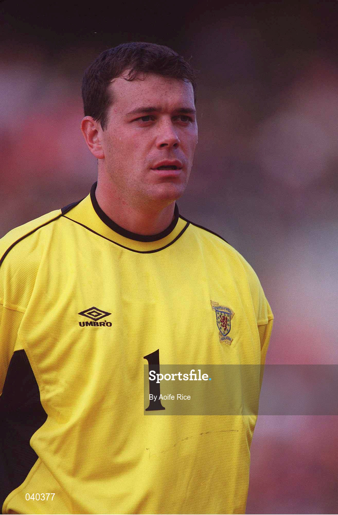 30 May 2000; Neil Sullivan of Scotland during the International Friendly match between Republic of Ireland and Scotland at Lansdowne Road in Dublin. Photo by Aoife Rice/Sportsfile