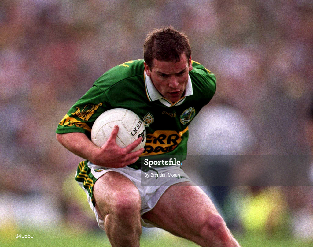 18 June 2000; Dara Ó Cinnéide of Kerry during the Bank of Ireland Munster Senior Football Championship Semi-Final match between Kerry and Cork at Fitzgerald Stadium in Killarney, Kerry. Photo by Brendan Moran/Sportsfile