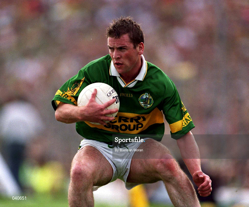 18 June 2000; Dara Ó Cinnéide of Kerry during the Bank of Ireland Munster Senior Football Championship Semi-Final match between Kerry and Cork at Fitzgerald Stadium in Killarney, Kerry. Photo by Brendan Moran/Sportsfile