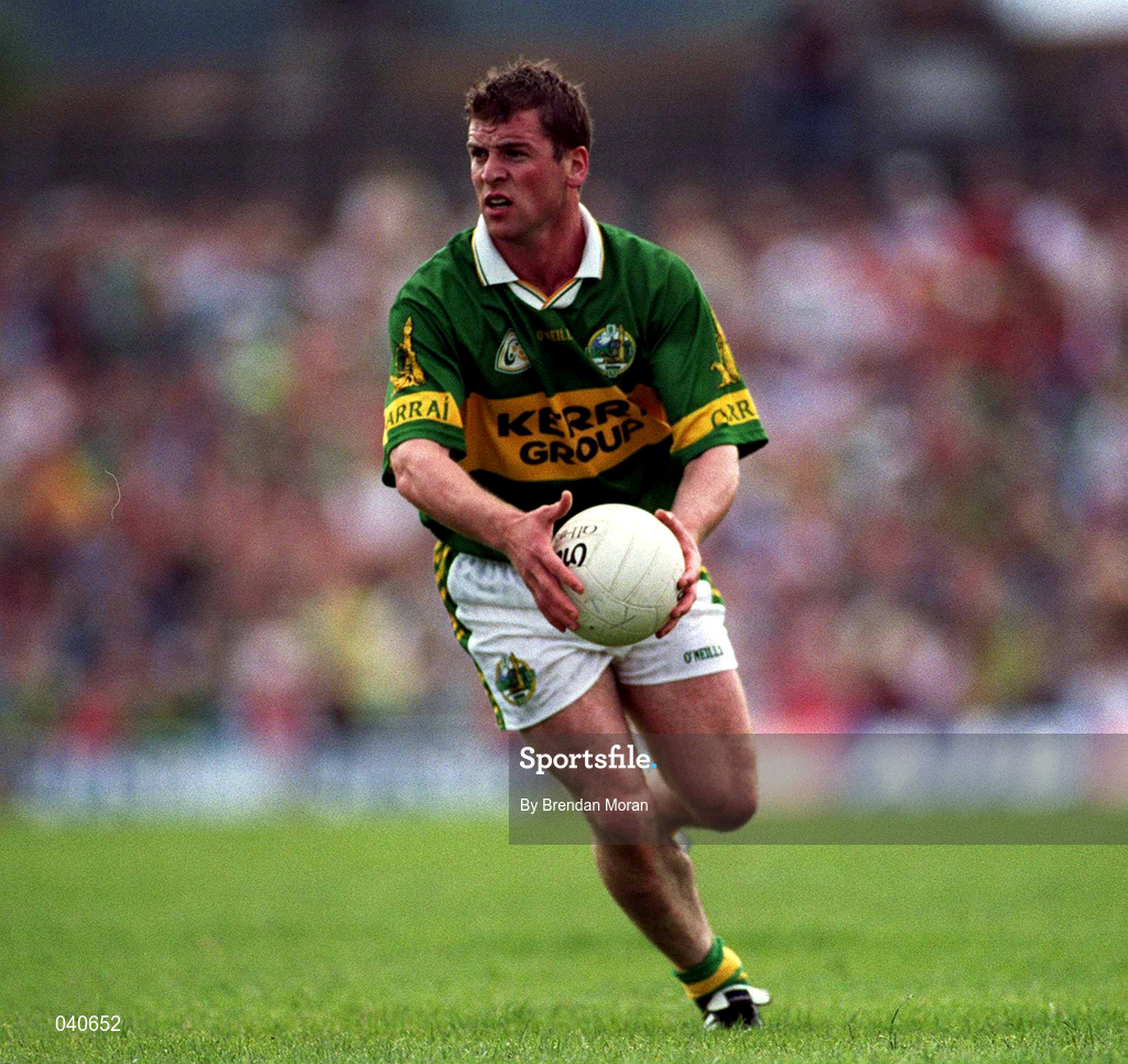 18 June 2000; Dara Ó Cinnéide of Kerry during the Bank of Ireland Munster Senior Football Championship Semi-Final match between Kerry and Cork at Fitzgerald Stadium in Killarney, Kerry. Photo by Brendan Moran/Sportsfile