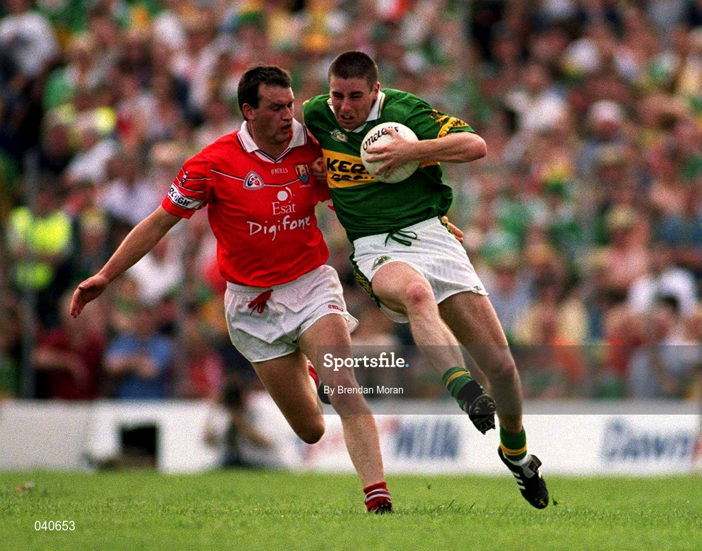 18 June 2000; Darragh Ó Sé of Kerry during the Bank of Ireland Munster Senior Football Championship Semi-Final match between Kerry and Cork at Fitzgerald Stadium in Killarney, Kerry. Photo by Brendan Moran/Sportsfile