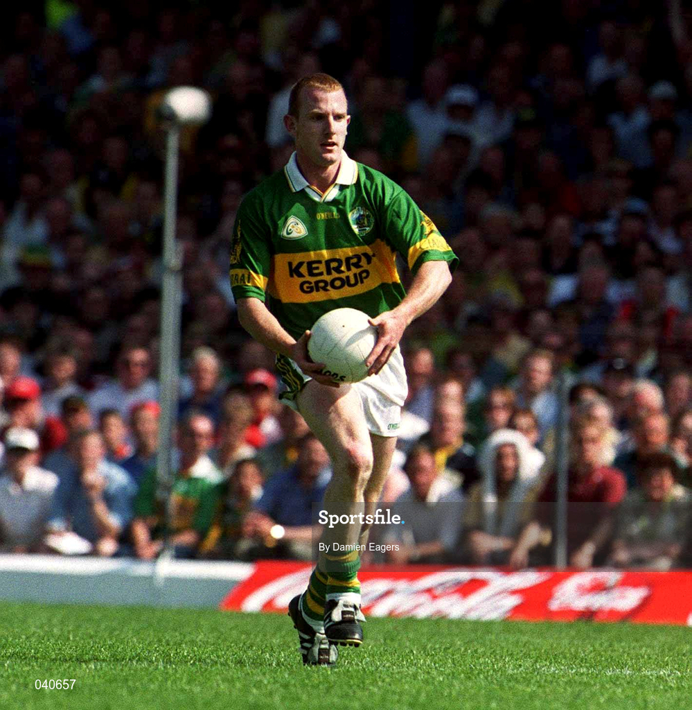 18 June 2000; Liam Hassett of Kerry during the Bank of Ireland Munster Senior Football Championship Semi-Final match between Kerry and Cork at Fitzgerald Stadium in Killarney, Kerry. Photo by Damien Eagers/Sportsfile
