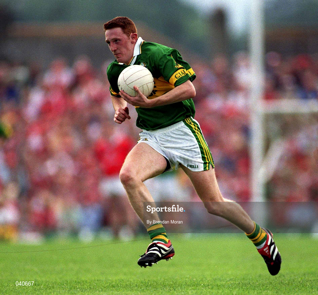 18 June 2000; Noel Kennelly of Kerry during the Bank of Ireland Munster Senior Football Championship Semi-Final match between Kerry and Cork at Fitzgerald Stadium in Killarney, Kerry. Photo by Brendan Moran/Sportsfile