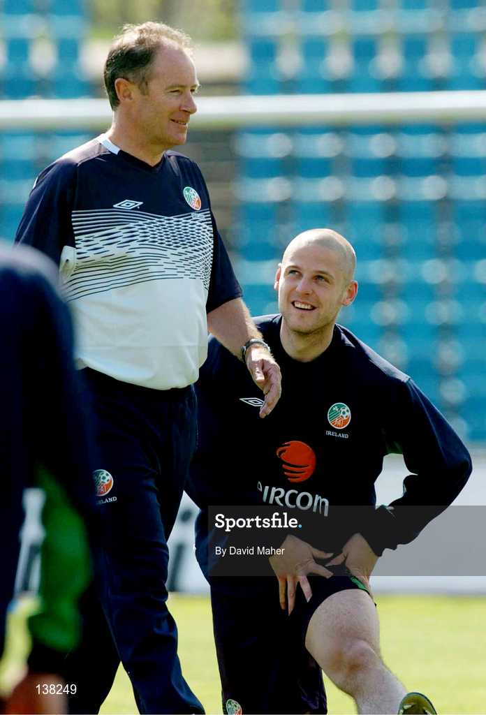 27 April 2004; Manager Brian Kerr with Graham Barrett during a Republic of Ireland training session at WKS Zawisza Stadium in Bydgoszcz, Poland. Photo by David Maher/Sportsfile