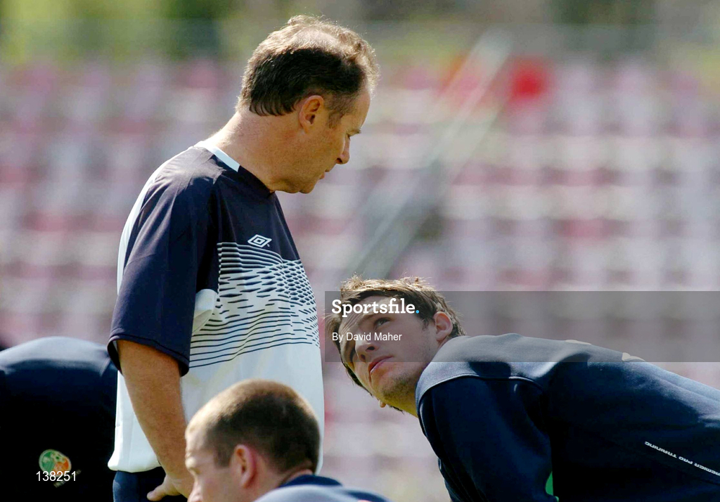 27 April 2004; Jonathan Douglas with manager Brian Kerr during a Republic of Ireland training session at WKS Zawisza Stadium in Bydgoszcz, Poland. Photo by David Maher/Sportsfile
