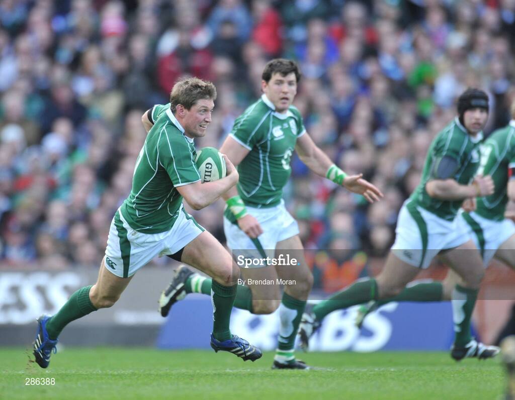 8 March 2008; Ireland out-half Ronan O'Gara on the break supported by team-mates Shane Horgan, Denis Leamy and Andrew Trimble. RBS Six Nations Rugby Championship, Ireland v Wales, Croke Park, Dublin. Picture credit: Brendan Moran / SPORTSFILE
