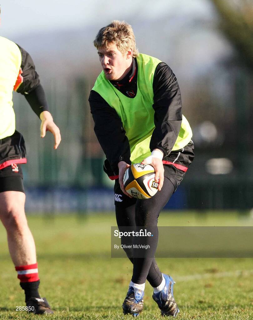 6 February 2008; Ulster's Niall O'Connor in action during squad training. Ulster rugby squad training, Newforge, Belfast, Co. Antrim. Picture credit; Oliver McVeigh / SPORTSFILE