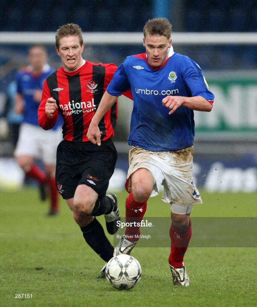 2 February 2008; Peter Thompson, Linfield, in action against Eamon Doherty, Crusaders. CIS Insurance Cup Final, Crusaders v Linfield, Windsor Park, Belfast, Co. Antrim. Picture credit; Oliver McVeigh / SPORTSFILE