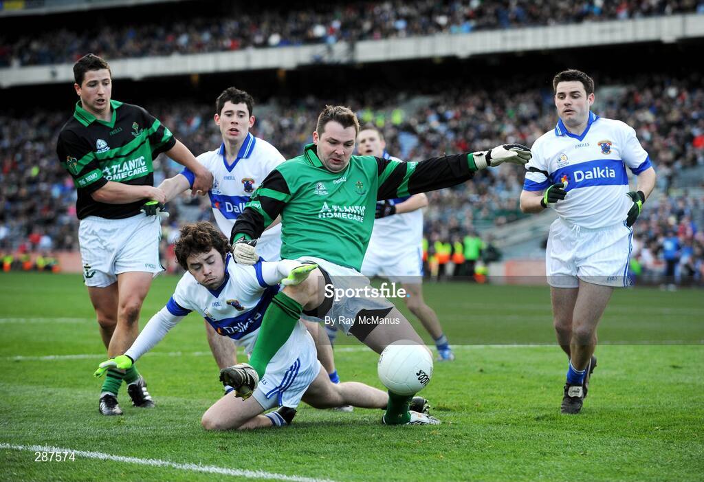 17 March 2008; Tiernan Diamond, St Vincent's, in action against Brian Morgan, Nemo Rangers.other players include Brian O'Regan, Nemo, Ruairi Trainor and Brian Maloney, St. Vincent's. AIB All-Ireland Club Football Final - St Vincent's v Nemo Rangers, Croke Park, Dublin. Picture credit; Ray McManus / SPORTSFILE