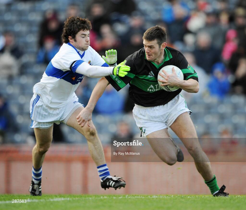 17 March 2008; Derek Kavanagh, Nemo Rangers, in action against Tiernan Diamond, St Vincent's. AIB All-Ireland Club Football Final - St Vincent's v Nemo Rangers, Croke Park, Dublin. Picture credit; Ray McManus / SPORTSFILE