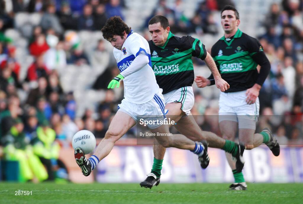 17 March 2008; Tiernan Diamond, St Vincent's, in action against Martin Cronin, Nemo Rangers. AIB All-Ireland Club Football Final - St Vincent's v Nemo Rangers, Croke Park, Dublin. Picture credit; Daire Brennan / SPORTSFILE