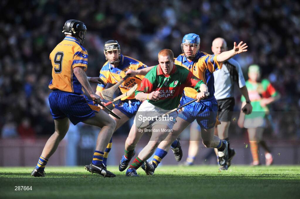 17 March 2008; Barry Whelahan, Birr, in action against Eoin Lynch, 9, Leo Smith and Michael Ryan, Portumna. AIB All-Ireland Club Hurling Final, Portumna v Birr, Croke Park, Dublin. Picture credit; Brendan Moran / SPORTSFILE *** Local Caption ***