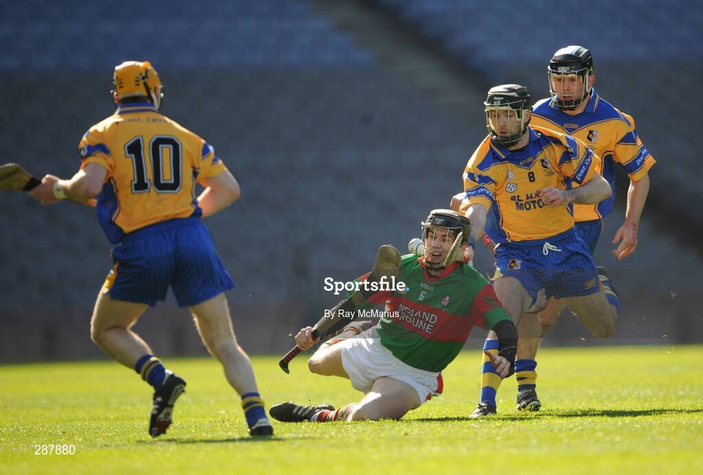 17 March 2008; Rory Hanniffy, Birr, in action against Andrew Smith, 10, Leo Smith, centre, and Peter Smith, Portumna. AIB All-Ireland Club Hurling Final, Portumna v Birr, Croke Park, Dublin. Picture credit; Ray McManus / SPORTSFILE