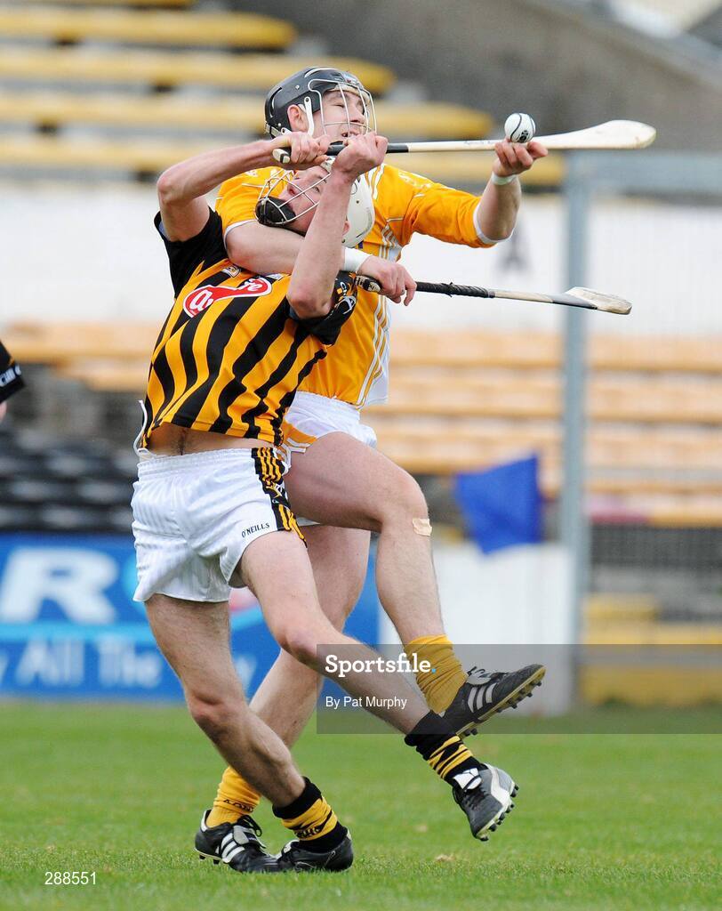 23 March 2008; Michael Fennelly, Kilkenny, in action against Cormac Donnelly, Antrim. Allianz National Hurling League, Division 1A, Round 5, Kilkenny v Antrim, Nowlan Park, Kilkenny. Picture credit; Pat Murphy / SPORTSFILE