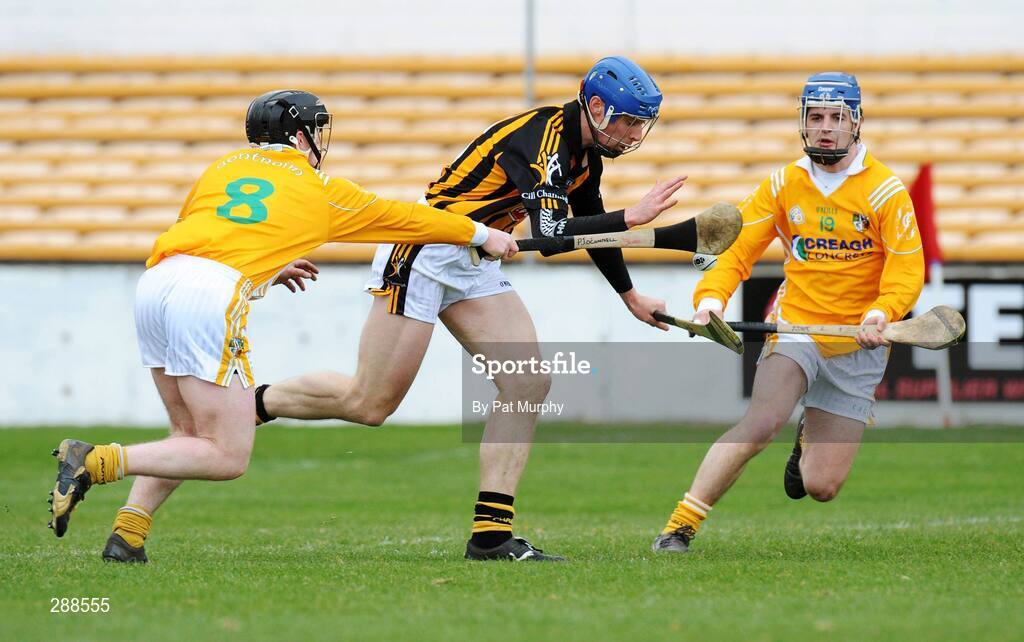 23 March 2008; Brian Hogan, Kilkenny, in action against P.J. O'Connell, 8, and Shane McNaughton, Antrim. Allianz National Hurling League, Division 1A, Round 5, Kilkenny v Antrim, Nowlan Park, Kilkenny. Picture credit; Pat Murphy / SPORTSFILE