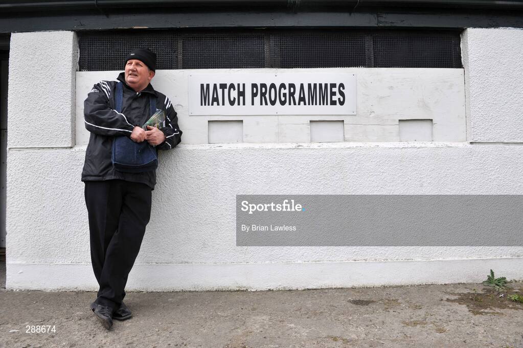 23 March 2008; Programme seller Des Dunne awaits arriving fans. Allianz National Hurling League, Division 1A, Round 5, Offaly v Clare, O'Connor Park, Tullamore, Co. Offaly. Picture credit; Brian Lawless / SPORTSFILE