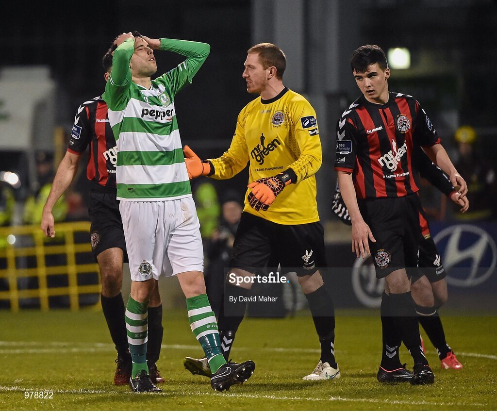 27 March 2015; David Webster, Shamrock Rovers, holds his head after his shot went narrowly wide. SSE Airtricity League Premier Division, Shamrock Rovers v Bohemians. Tallaght Stadium, Tallaght, Co. Dublin. Picture credit: David Maher / SPORTSFILE
