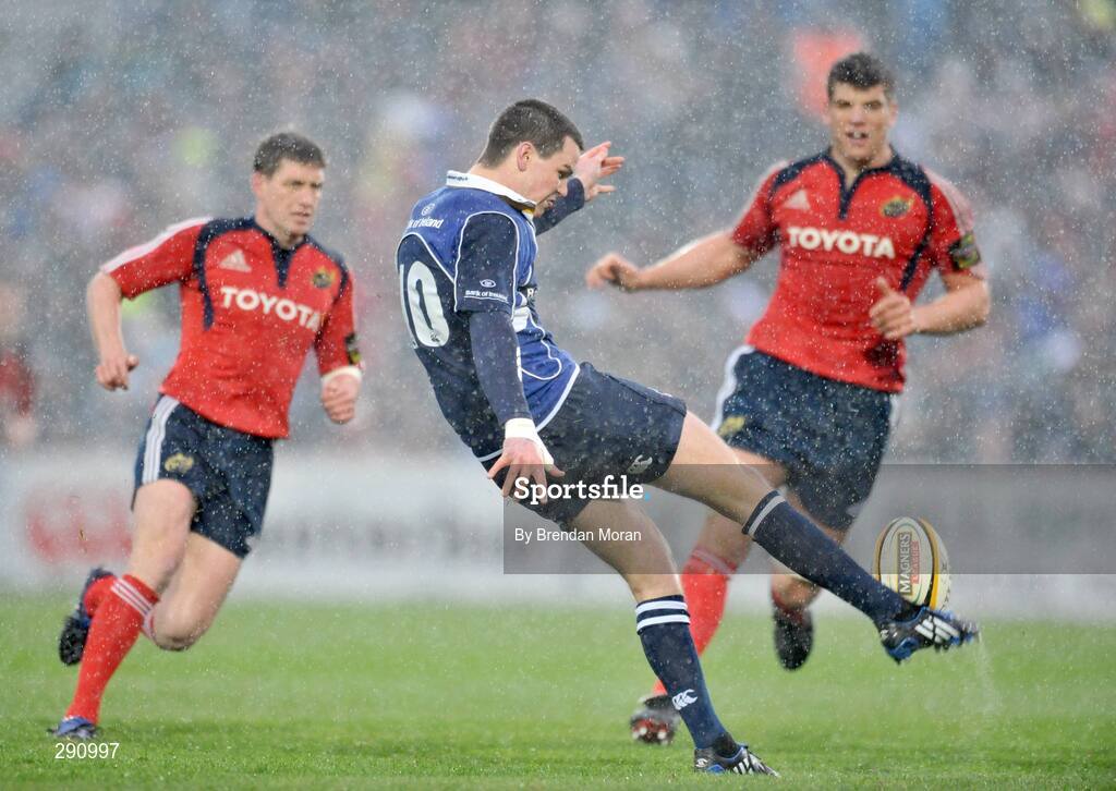 12 April 2008; Leinster out-half Jonathan Sexton kicks downfield against Munster. Magners League, Leinster v Munster, RDS, Ballsbridge, Dublin. Picture credit: Brendan Moran / SPORTSFILE