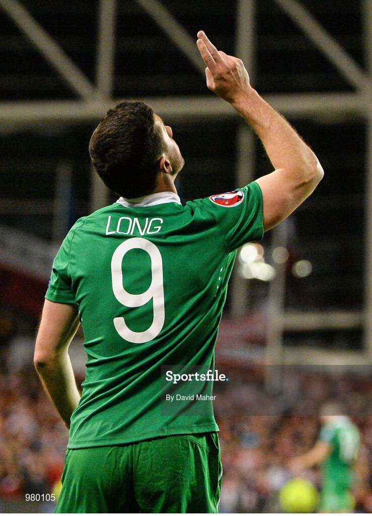 29 March 2015; Shane Long, Republic of Ireland, celebrates after scoring his side's first goal. UEFA EURO 2016 Championship Qualifier, Group D, Republic of Ireland v Poland. Aviva Stadium, Lansdowne Road, Dublin. Picture credit: David Maher / SPORTSFILE