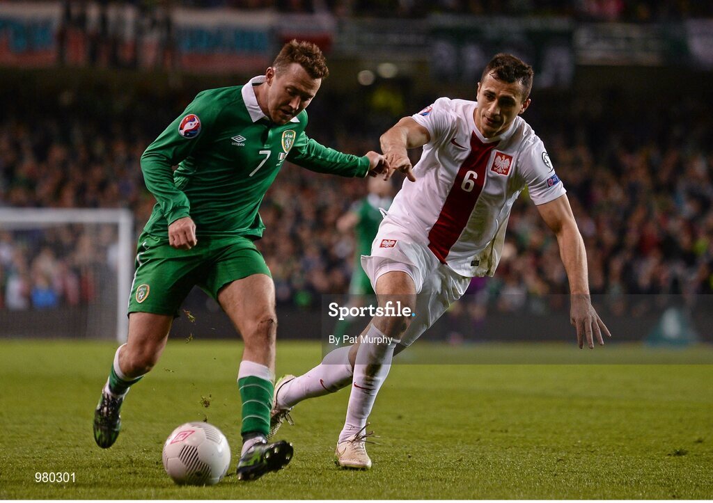 29 March 2015; Aiden McGeady, Republic of Ireland, in action against Tomasz Jodlowiec, Poland. UEFA EURO 2016 Championship Qualifier, Group D, Republic of Ireland v Poland. Aviva Stadium, Lansdowne Road, Dublin. Picture credit: Pat Murphy / SPORTSFILE