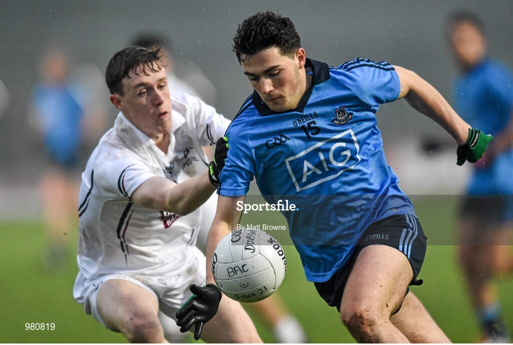 2 April 2015; Colm Basquel, Dublin, in action against Brian Byrne, Kildare. EirGrid Leinster U21 Football Championship Final, Dublin v Kildare. Páirc Táilteann, Navan, Co. Meath. Picture credit: Matt Browne / SPORTSFILE