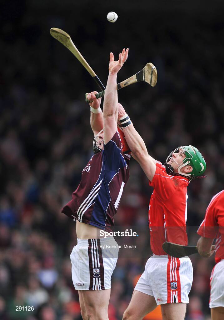 13 April 2008; Joe Canning, Galway, contests a dropping ball with Eoin Cadogan, Cork. Allianz National Hurling League, Division 1, semi-final, Cork v Galway, Gaelic Grounds, Limerick. Picture credit: Brendan Moran / SPORTSFILE