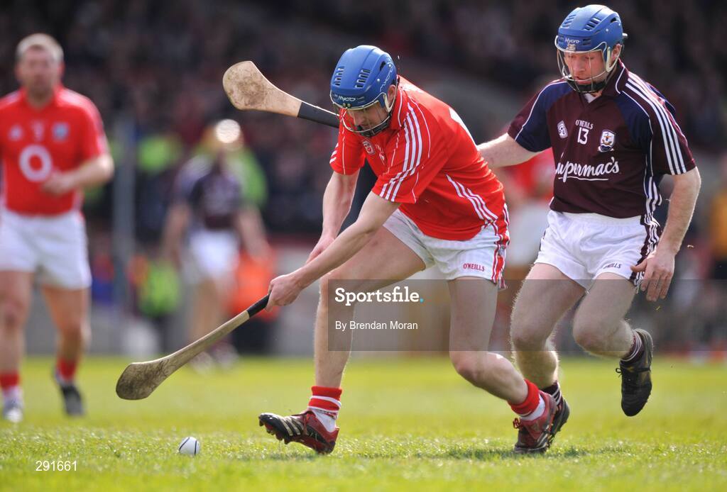 13 April 2008; Cian O'Connor, Cork, in action against Damien Hayes, Galway. Allianz National Hurling League, Division 1, semi-final, Cork v Galway, Gaelic Grounds, Limerick. Picture credit: Brendan Moran / SPORTSFILE