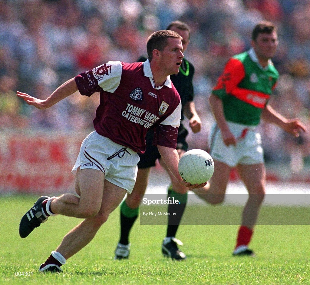 25 May 1997; Sean de Paor of Galway in action during the GAA Football Senior Championship Quarter-Final match between Galway and Mayo at Tuam Stadium in Tuam, Galway. Photo by Ray McManus/Sportsfile