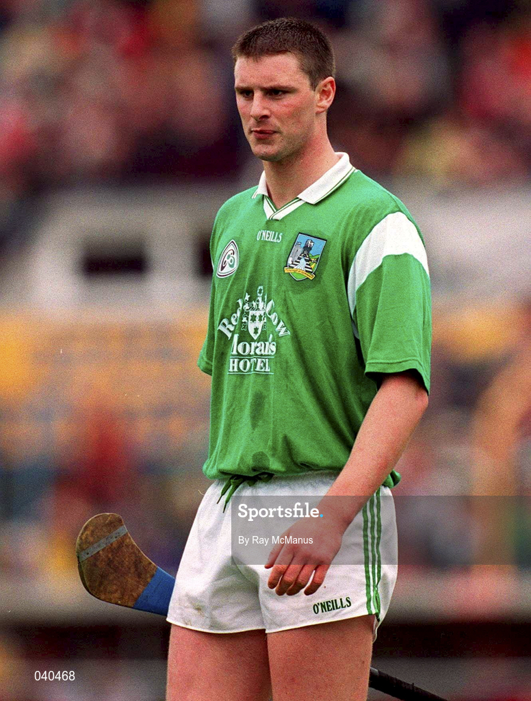 4 June 2000; Brian Begley of Limerick during the Guinness Munster Senior Hurling Championship Semi-Final between Cork and Limerick at Semple Stadium in Thurles, Tipperary. Photo by Ray McManus/Sportsfile