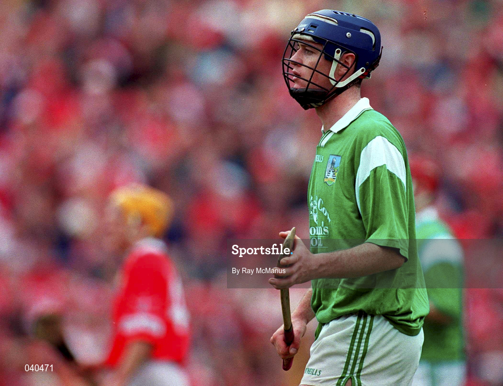 4 June 2000; Brian Geary of Limerick during the Guinness Munster Senior Hurling Championship Semi-Final between Cork and Limerick at Semple Stadium in Thurles, Tipperary. Photo by Ray McManus/Sportsfile