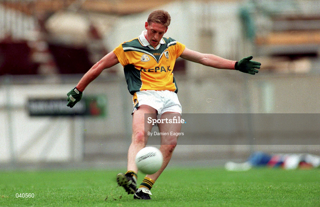 4 June 2000; Trevor Giles of Offaly during the Bank of Ireland Leinster Senior Football Championship Quarter-Final match between Offaly and Meath in Croke Park, Dublin. Photo by Damien Eagers/Sportsfile