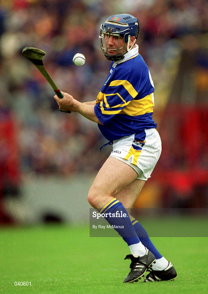 11 June 2000; John Leahy of Tipperary during the Guinness Munster Senior Hurling Championship Semi-Final match between Tipperary and Clare at Páirc Ui Chaoimh in Cork. Photo by Ray McManus/Sportsfile