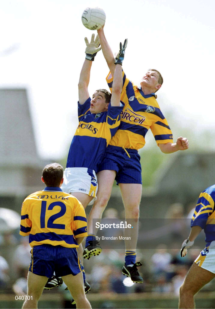 25 June 2000; David Russell of Clare contests a kickout with Liam England of Tipperary during the Bank of Ireland Munster Senior Football Championship Semi-Final match between Clare and Tipperary at the Gaelic Grounds in Limerick. Photo by Brendan Moran/Sportsfile
