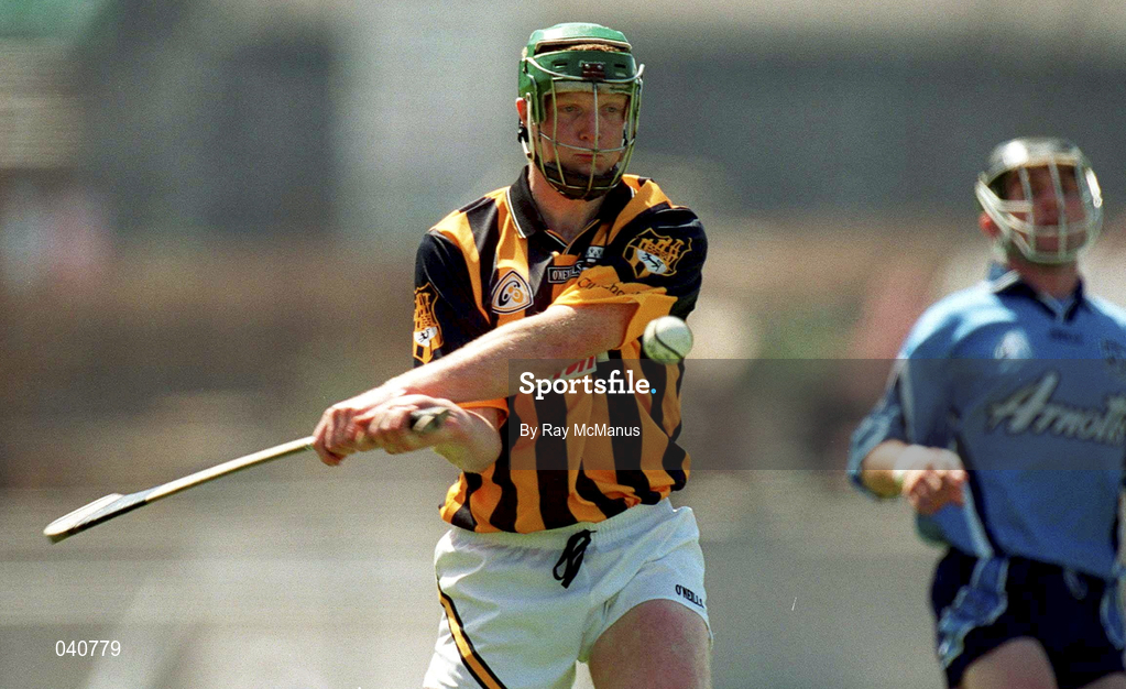 18 June 2000; Henry Shefflin of Kilkenny during the Guinness Leinster Senior Hurling Championship Semi-Final match between Kilkenny and Dublin at Croke Park in Dublin. Photo by Ray McManus/Sportsfile