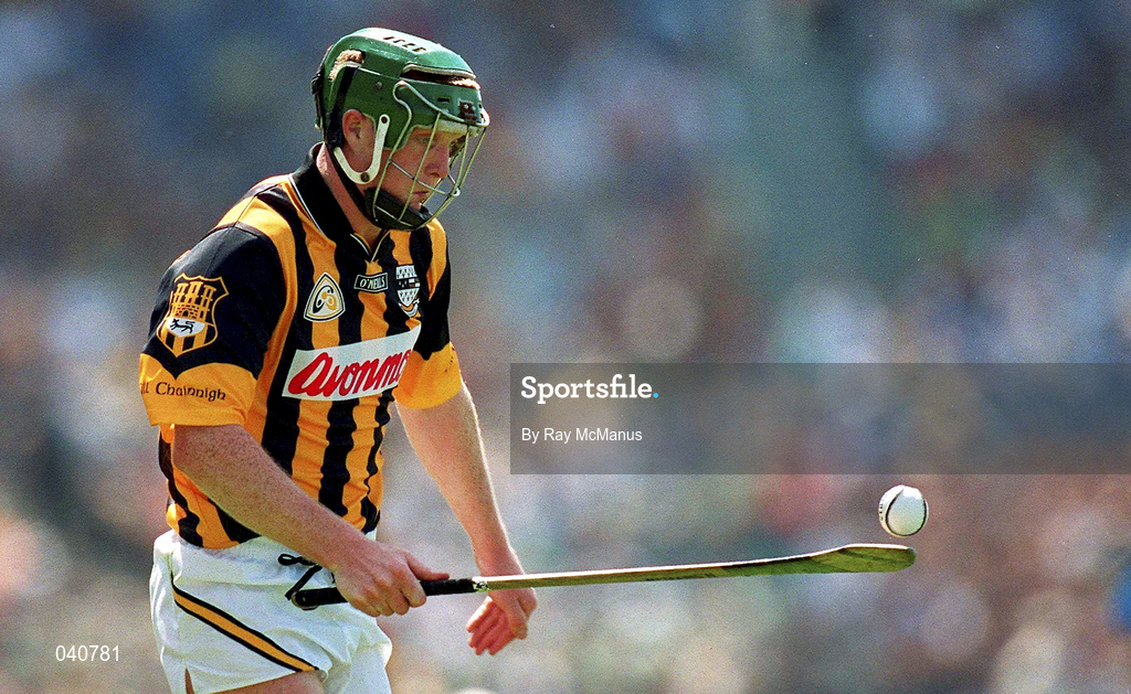18 June 2000; Henry Shefflin of Kilkenny during the Guinness Leinster Senior Hurling Championship Semi-Final match between Kilkenny and Dublin at Croke Park in Dublin. Photo by Ray McManus/Sportsfile