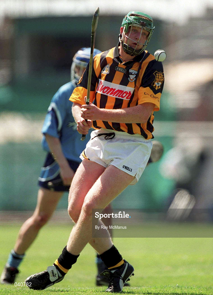 18 June 2000; Henry Shefflin of Kilkenny during the Guinness Leinster Senior Hurling Championship Semi-Final match between Kilkenny and Dublin at Croke Park in Dublin. Photo by Ray McManus/Sportsfile