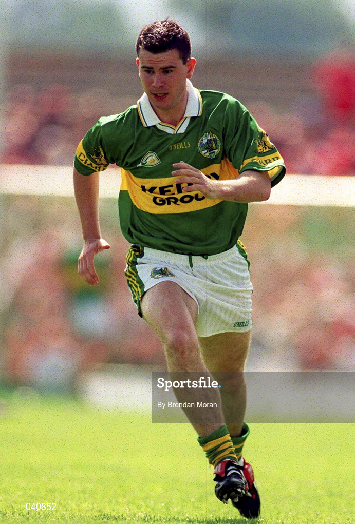 18 June 2000; Killian Burns of Kerry during the Bank of Ireland Munster Senior Football Championship Semi-Final match between Kerry and Cork at Fitzgerald Stadium in Killarney, Kerry. Photo by Brendan Moran/Sportsfile