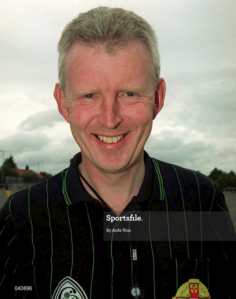 11 June 2000; Referee Pat Aherne prior to the Guinness Ulster Senior Hurling Championship Semi-Final between Derry and Down at Casement Park in Belfast, Antrim. Photo by Aoife Rice/Sportsfile