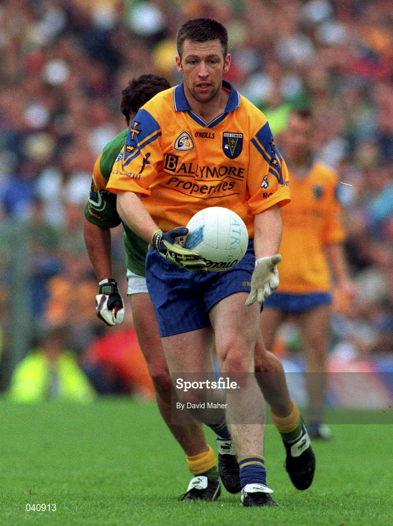 2 July 2000; Nigel Dineen of Roscommon during the Bank of Ireland Connacht Senior Football Championship Semi-Final match between Roscommon and Leitrim in Dr. Hyde Park in Roscommon. Photo by David Maher/Sportsfile