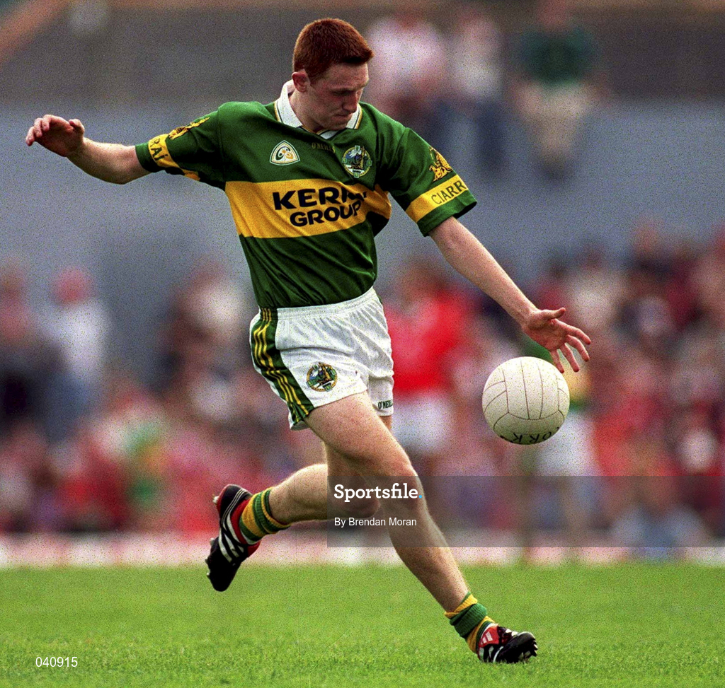 18 June 2000; Noel Kennelly of Kerry during the Bank of Ireland Munster Senior Football Championship Semi-Final match between Kerry and Cork at Fitzgerald Stadium in Killarney, Kerry. Photo by Brendan Moran/Sportsfile