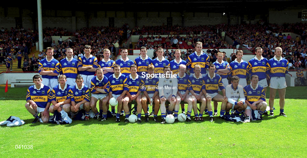 25 June 2000; The Tipperary team prior to the Bank of Ireland Munster Senior Football Championship Semi-Final match between Clare and Tipperary at the Gaelic Grounds in Limerick. Photo by Brendan Moran/Sportsfile