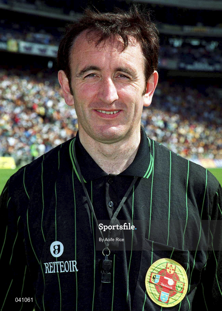 18 June 2000; Referee Willie Barrett prior to during the Guinness Leinster Senior Hurling Championship Semi-Final match between Offaly and Wexford at Croke Park in Dublin. Photo by Aoife Rice/Sportsfile