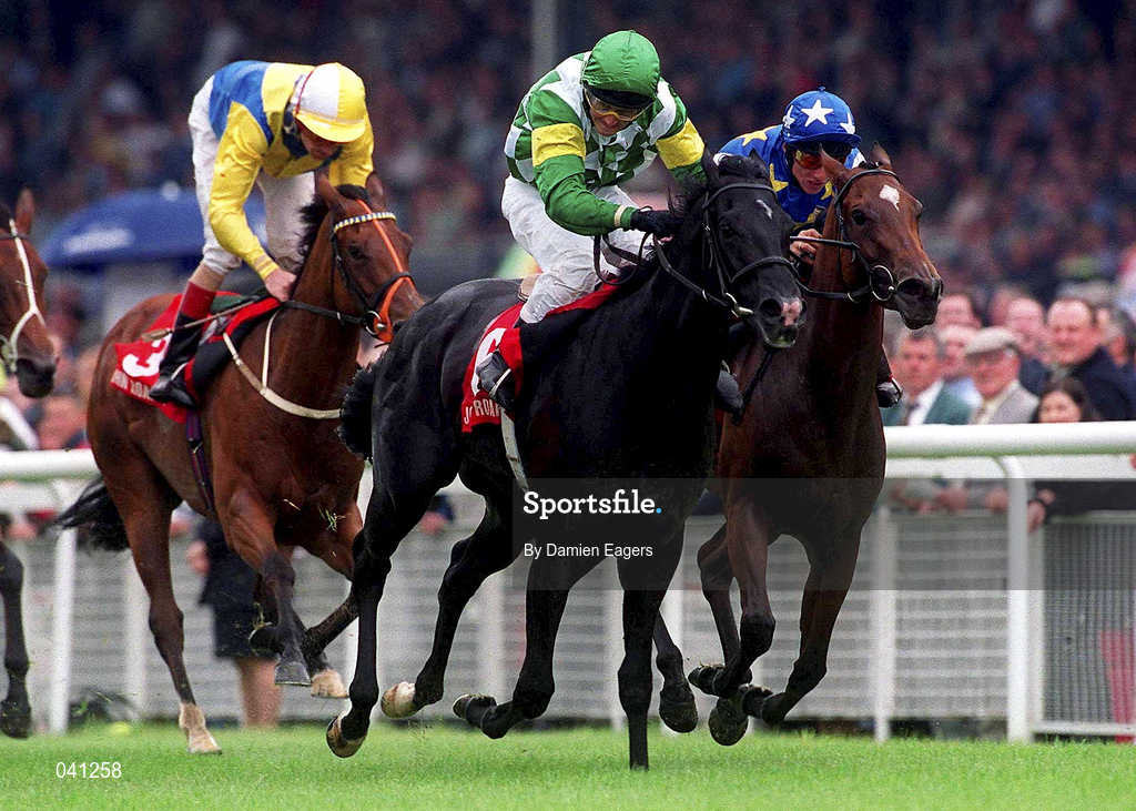 1 July 2000; Conormara, with Niall McCullagh up, leads from Poco A Poco, left, with Kevin Manning up, and Newpark Lady, right, with Eddie Ahern up, on their way to winning The John Roarty Memorial Scurry Handicap at The Curragh Racecourse in Kildare. Photo by Damien Eagers/Sportsfile