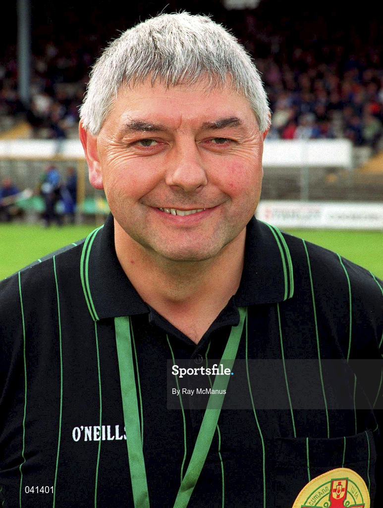 28 May 2000; Referee Sean McMahon prior to the Senior Hurling Challenge match between Kilkenny and Clare at Young Ireland's GAA Grounds in Kilkenny. Photo by Ray McManus/Sportsfile