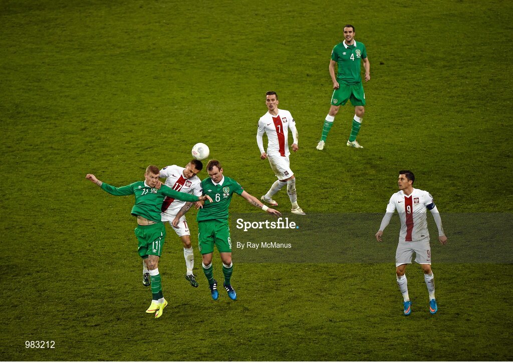 29 March 2015; Republic of Ireland's James McClean, left, Glenn Whelan and John O'Shea, right, in action against Poland's Krzysztof Maczynski, left, Arkadiusz Milik and Robert Lewandowski, right. UEFA EURO 2016 Championship Qualifier, Group D, Republic of Ireland v Poland. Aviva Stadium, Lansdowne Road, Dublin. Picture credit: Ray McManus / SPORTSFILE